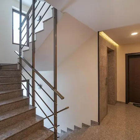 Reаch Dreams 1 アパート *